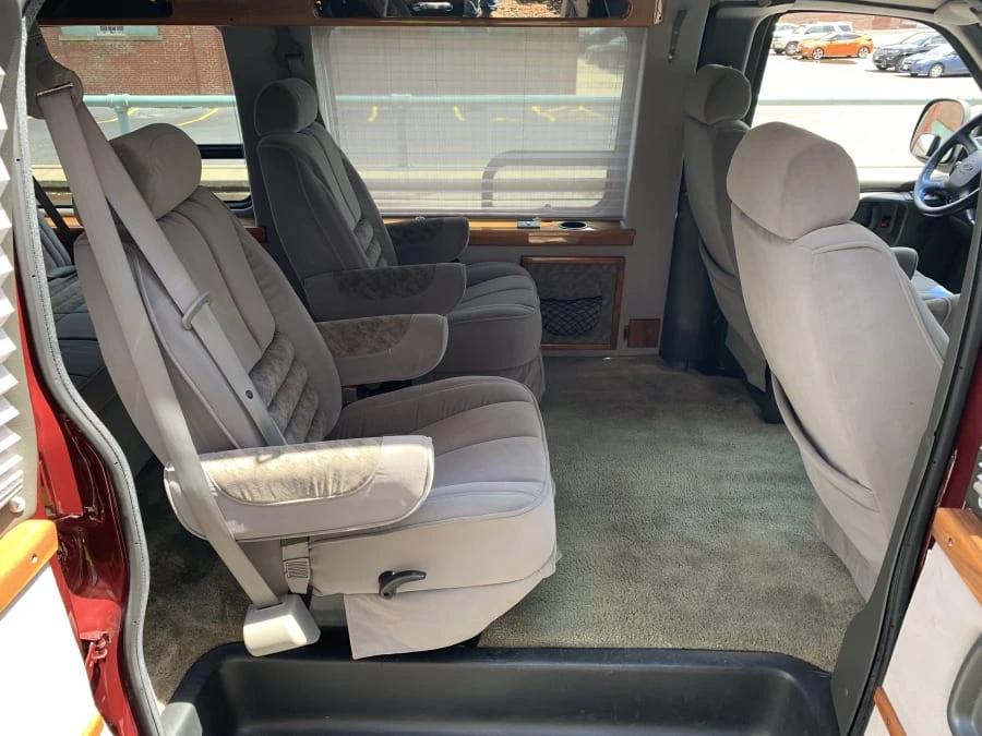 2002 Chevrolet Express - Image 6 of 9