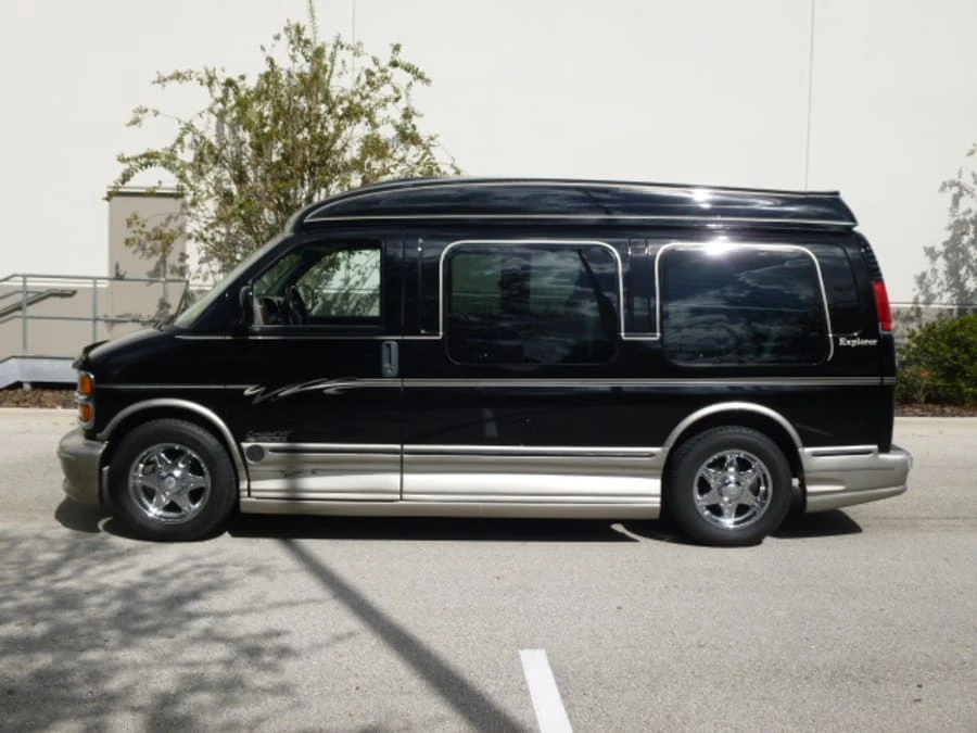 2002 Chevrolet Express - Image 2 of 12