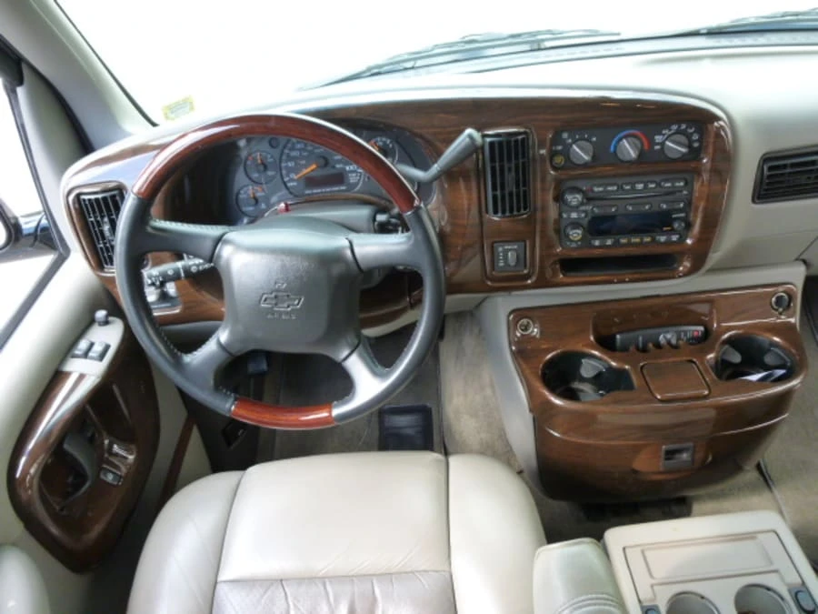 2002 Chevrolet Express - Image 4 of 12