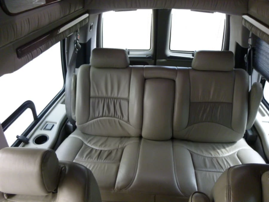 2002 Chevrolet Express - Image 9 of 12