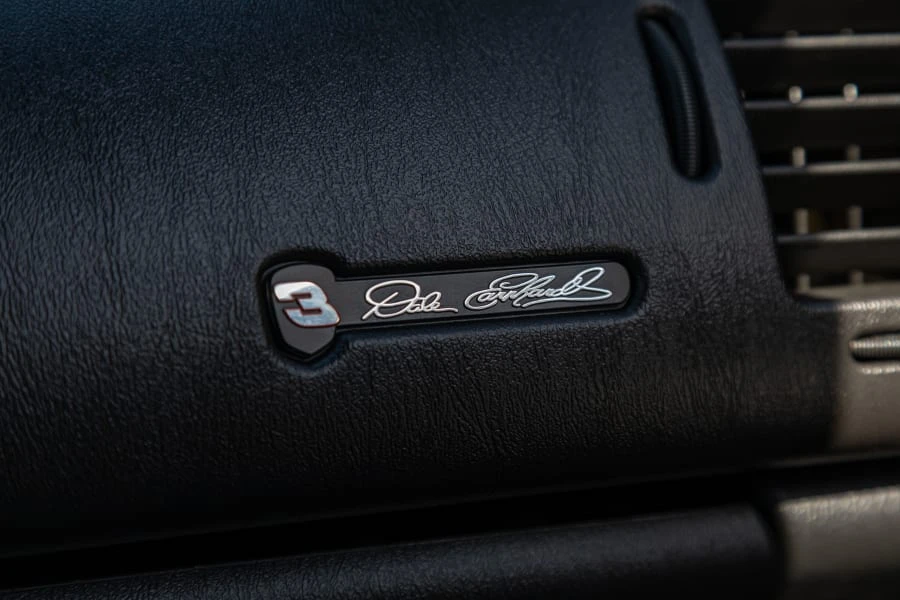 2002 Chevrolet Monte Carlo 6th Gen - Image 25 of 31
