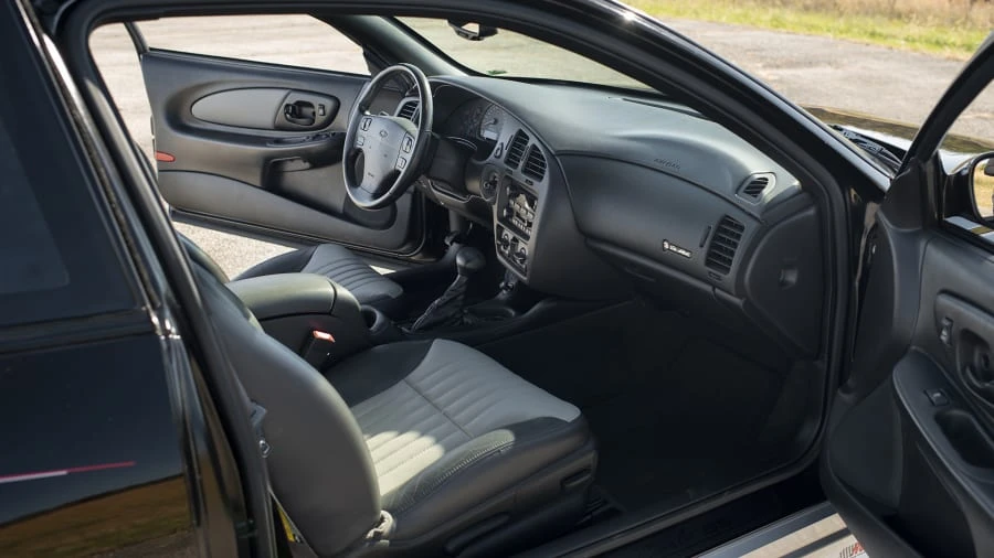 2002 Chevrolet Monte Carlo 6th Gen - Image 5 of 12