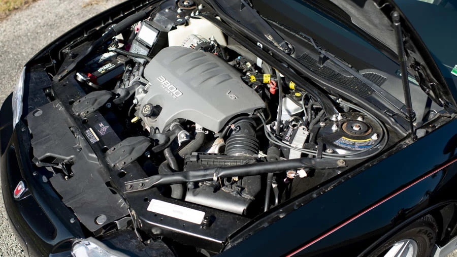 2002 Chevrolet Monte Carlo 6th Gen - Image 6 of 12