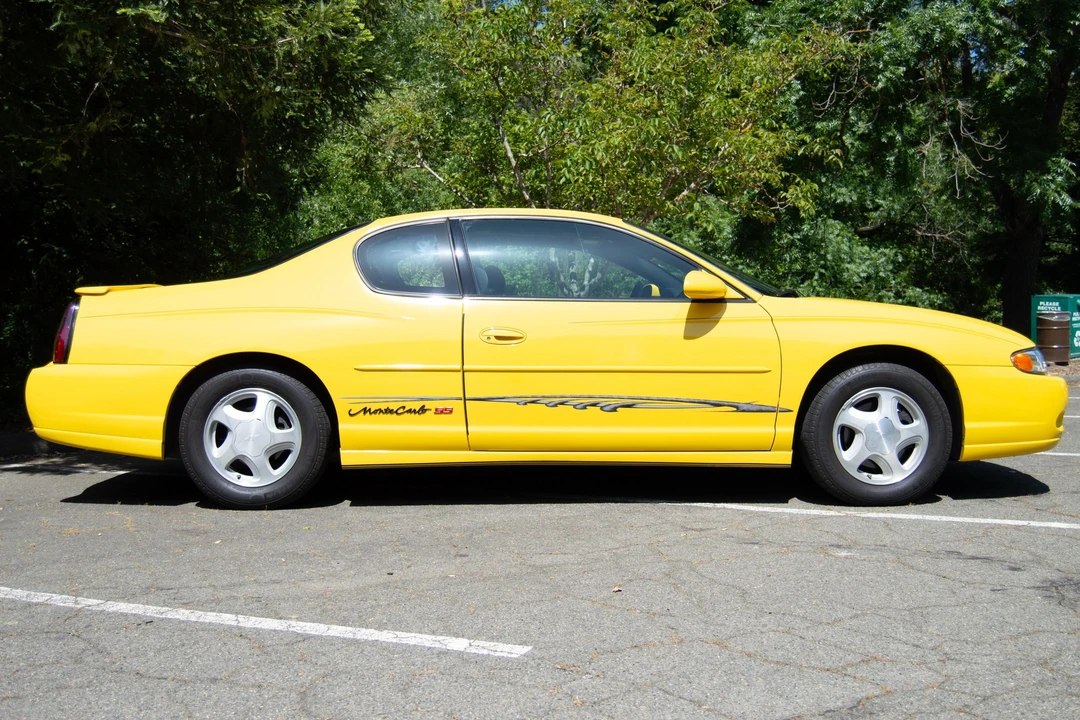 2002 Chevrolet Monte Carlo 6th Gen - Image 3 of 31