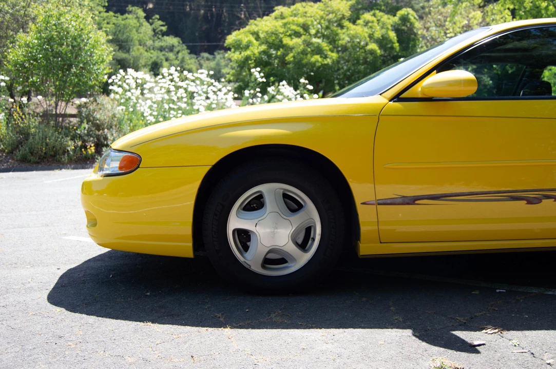 2002 Chevrolet Monte Carlo 6th Gen - Image 25 of 31