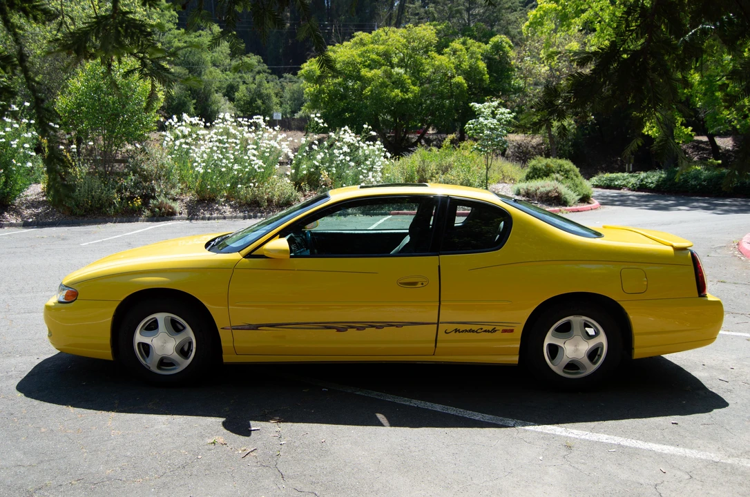 2002 Chevrolet Monte Carlo 6th Gen - Image 10 of 31