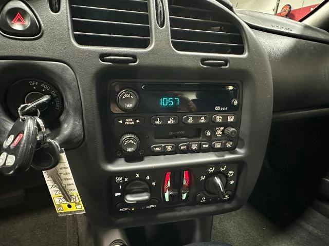 2002 Chevrolet - Image 16 of 31