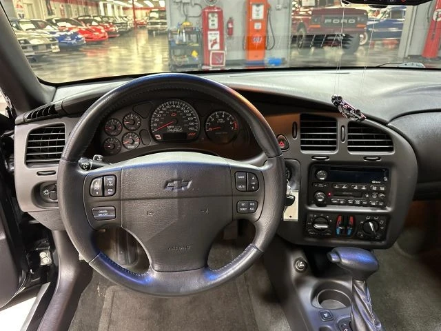 2002 Chevrolet - Image 11 of 31