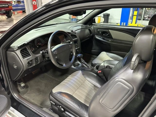 2002 Chevrolet - Image 10 of 31