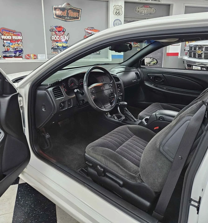 2002 Chevrolet Monte Carlo 6th Gen - Image 13 of 20