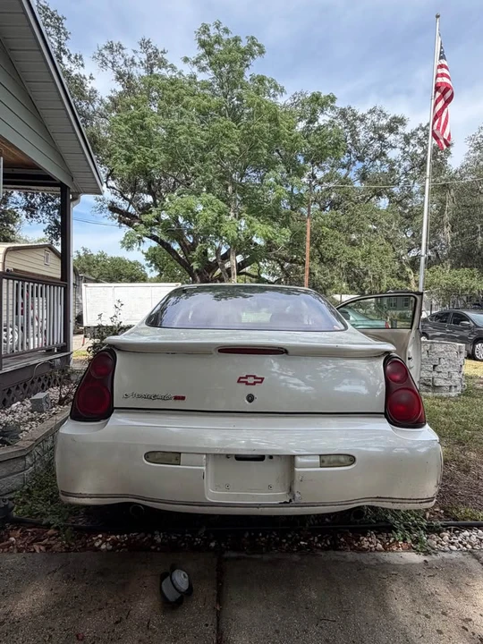 2002 Chevrolet Monte Carlo 6th Gen - Image 2 of 10