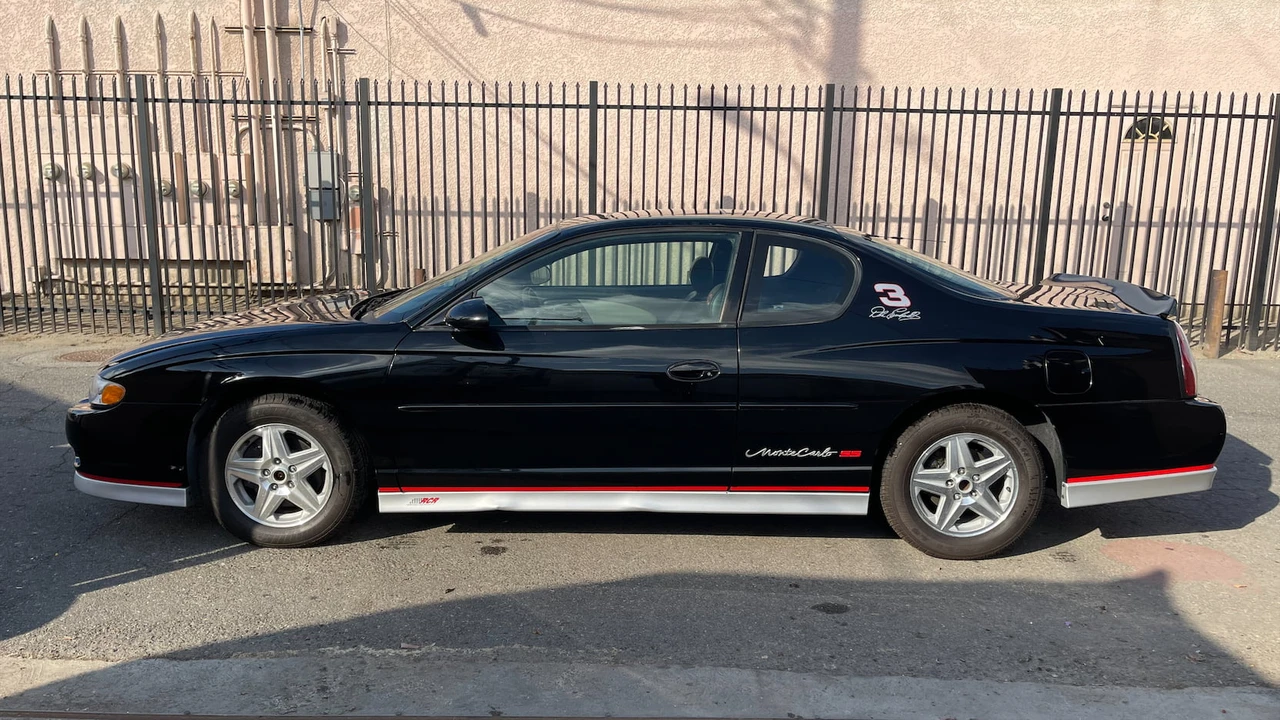 2002 Chevrolet Monte Carlo 6th Gen - Image 2 of 11