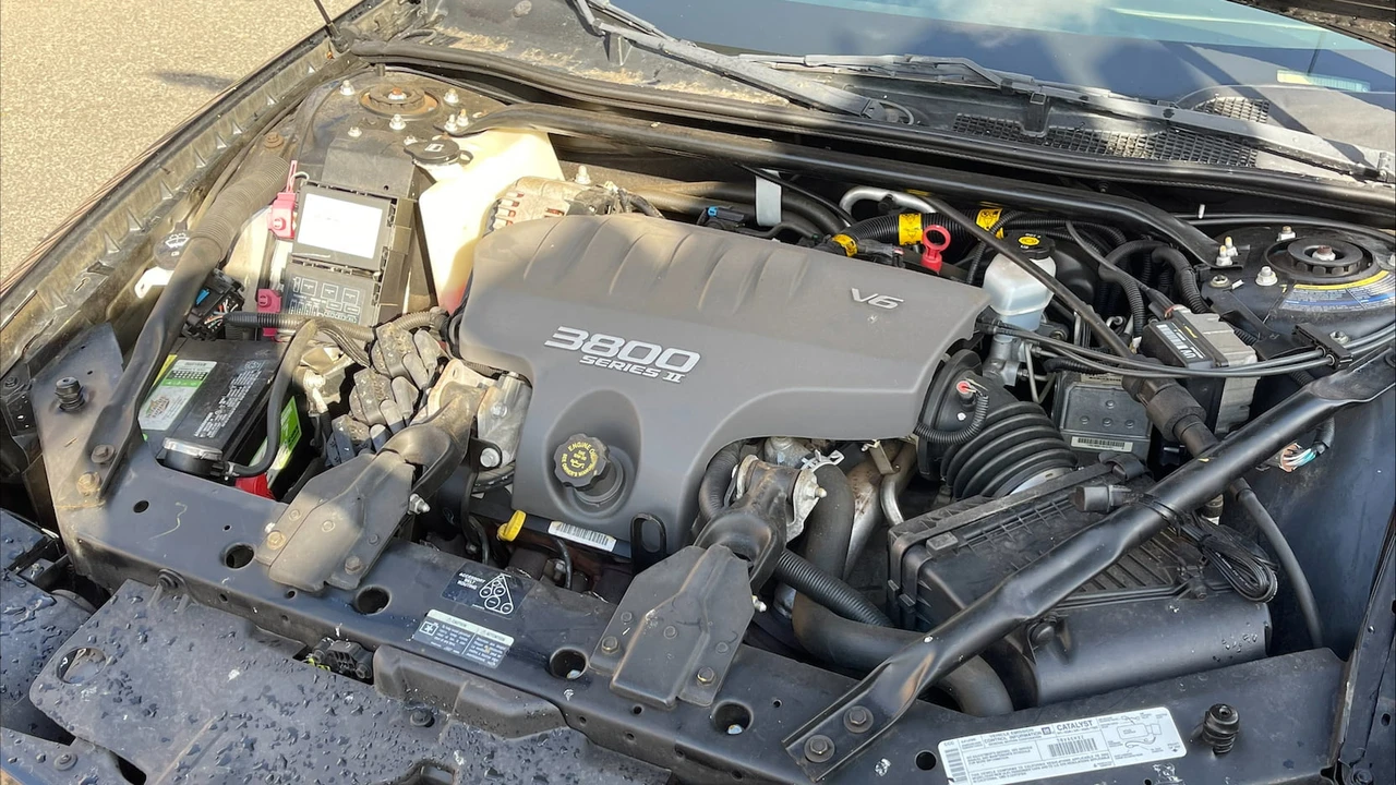 2002 Chevrolet Monte Carlo 6th Gen - Image 7 of 11