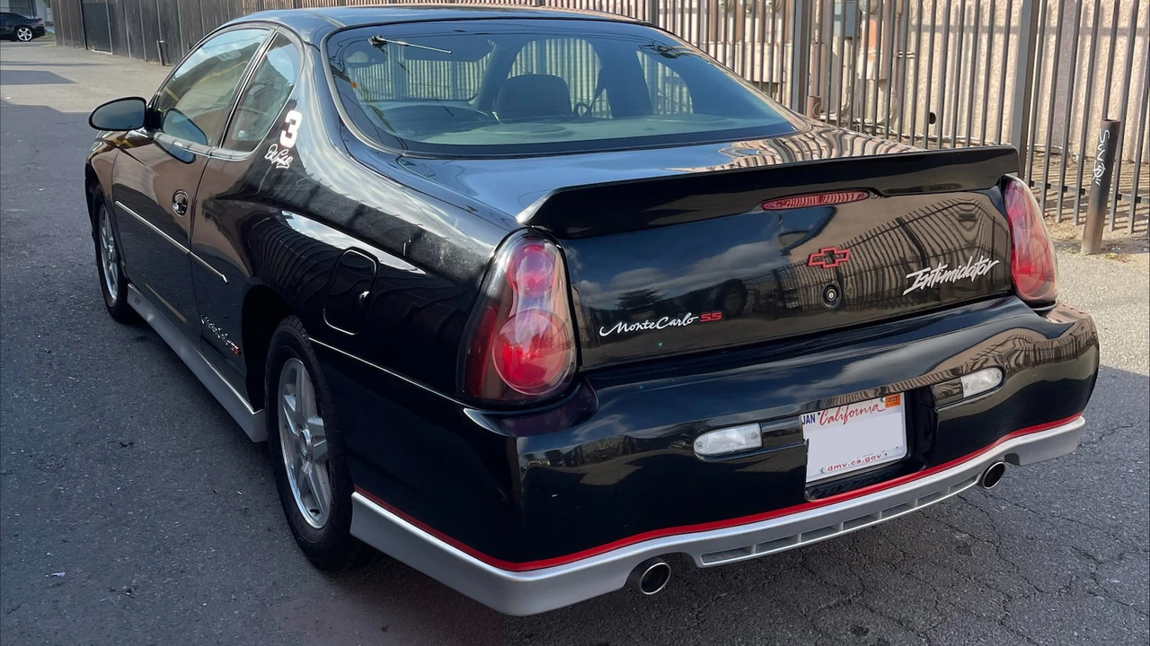 2002 Chevrolet Monte Carlo 6th Gen - Image 10 of 11
