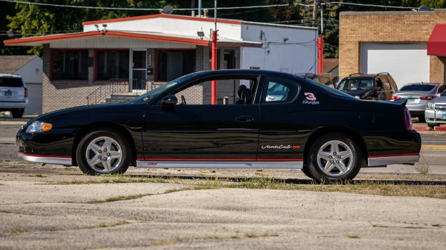 2002 Chevrolet Monte Carlo 6th Gen - Image 2 of 14