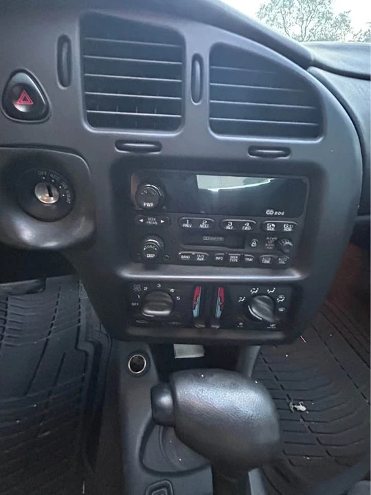 2002 Chevrolet Monte Carlo 6th Gen - Image 8 of 9