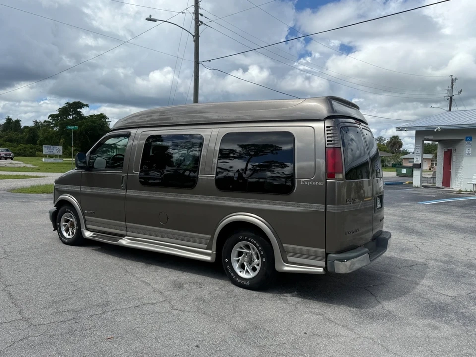 2002 Chevrolet Express - Image 5 of 21