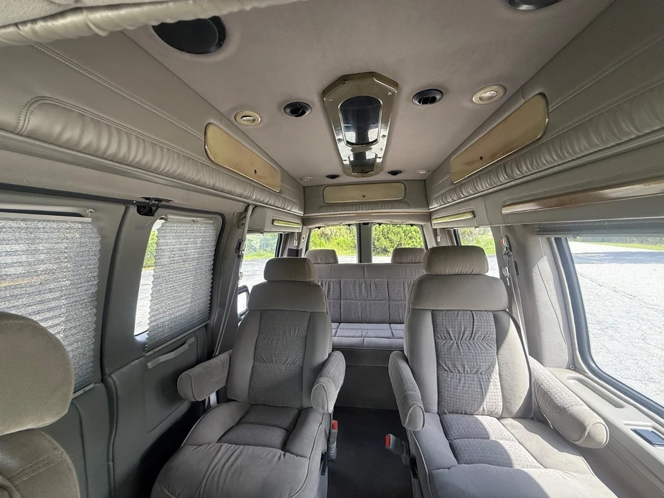 2002 Chevrolet Express - Image 21 of 21