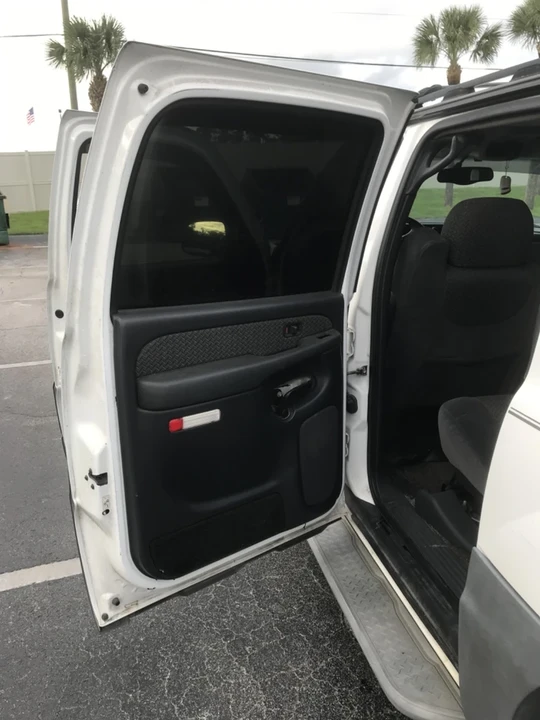 2002 Chevrolet Avalanche - Image 17 of 20