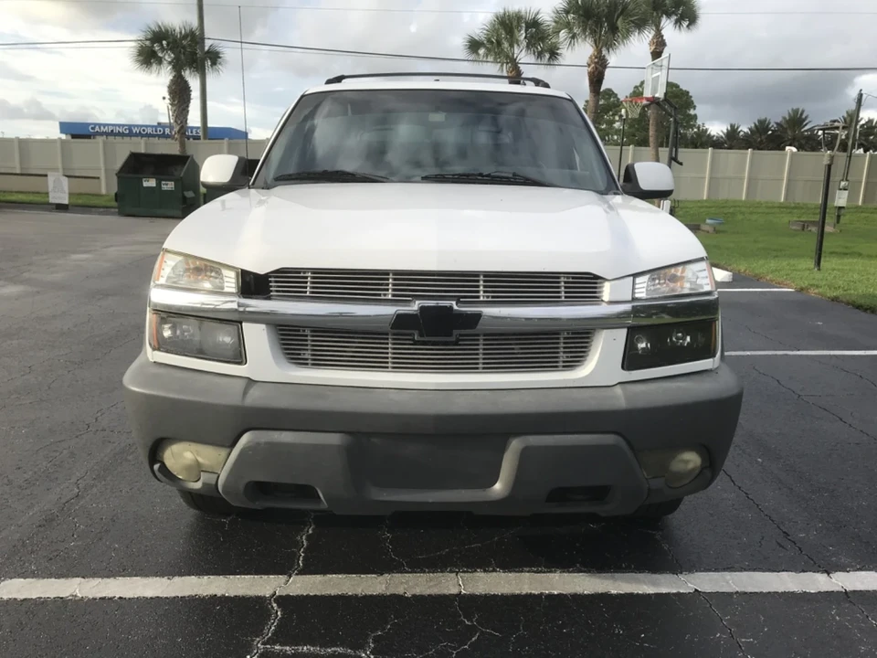 2002 Chevrolet Avalanche - Image 6 of 20