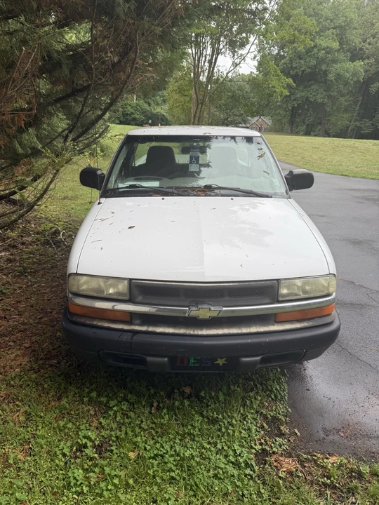 2002 Chevrolet S-10 - Image 2 of 6