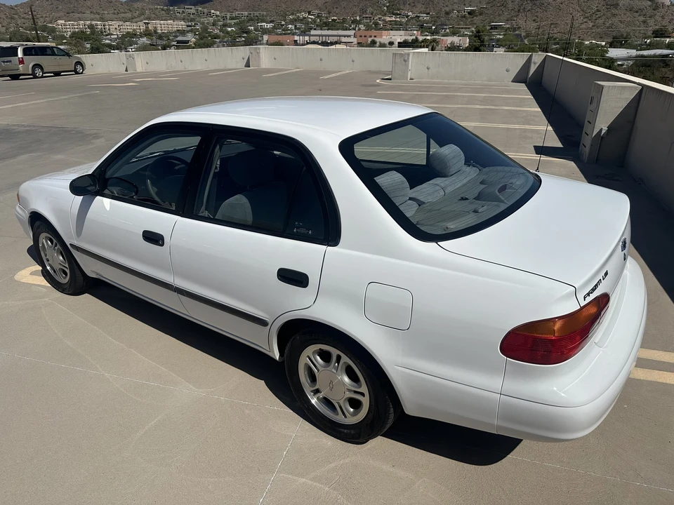 2002 Chevrolet - Image 8 of 31