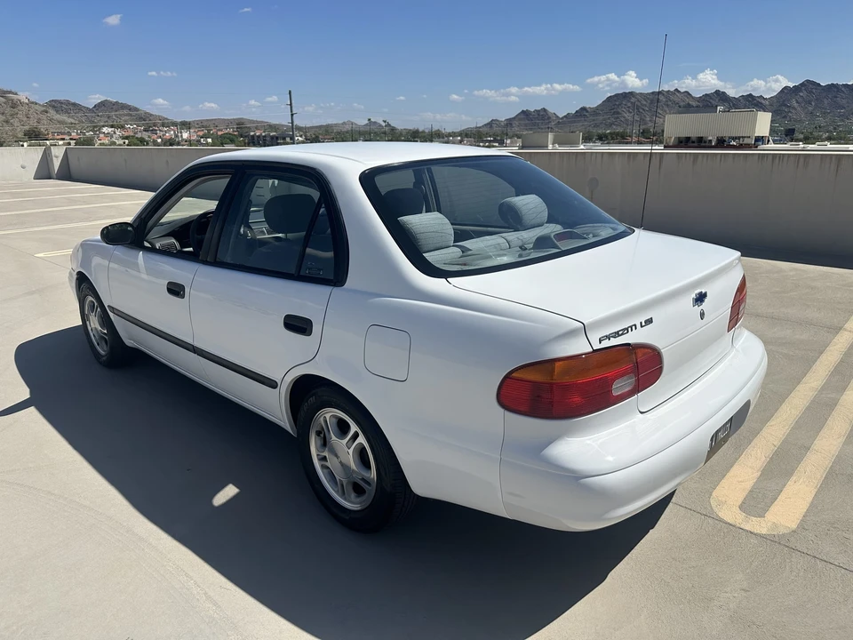 2002 Chevrolet - Image 9 of 31