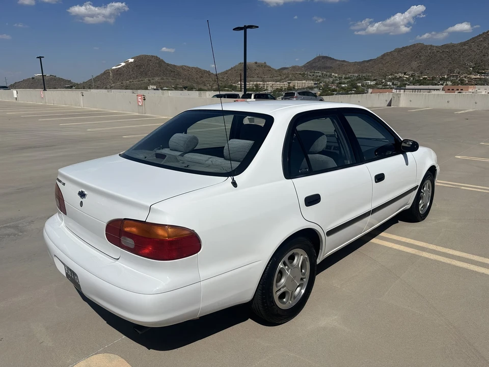 2002 Chevrolet - Image 21 of 31