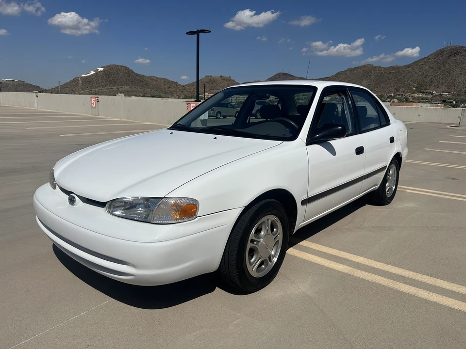 2002 Chevrolet - Image 2 of 31