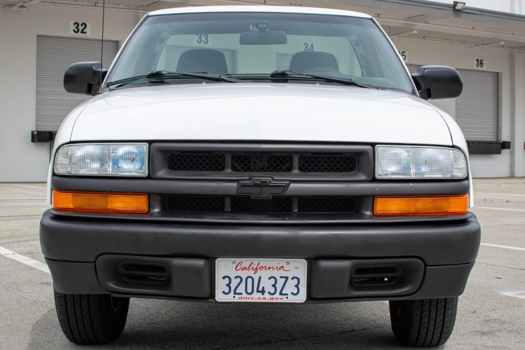 2002 Chevrolet S-10 Blazer 2nd Gen - Image 2 of 5