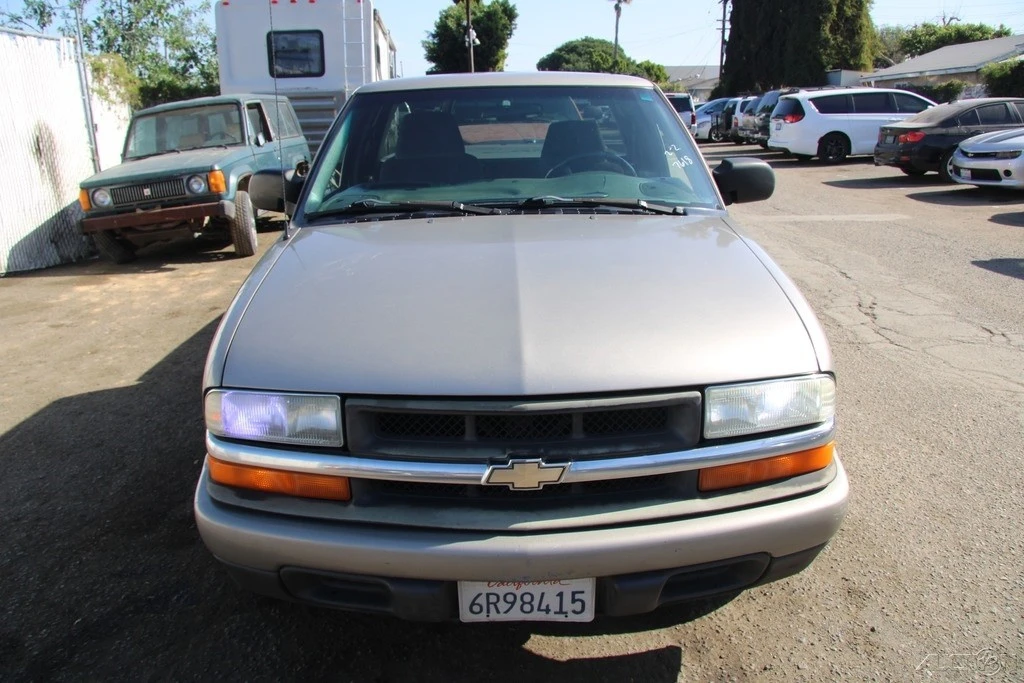 2002 Chevrolet S-10 Blazer 2nd Gen - Image 9 of 21