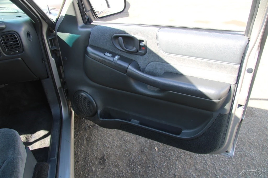 2002 Chevrolet S-10 Blazer 2nd Gen - Image 21 of 21