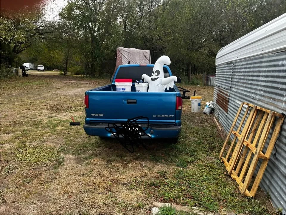 2002 Chevrolet S-10 - Image 2 of 3