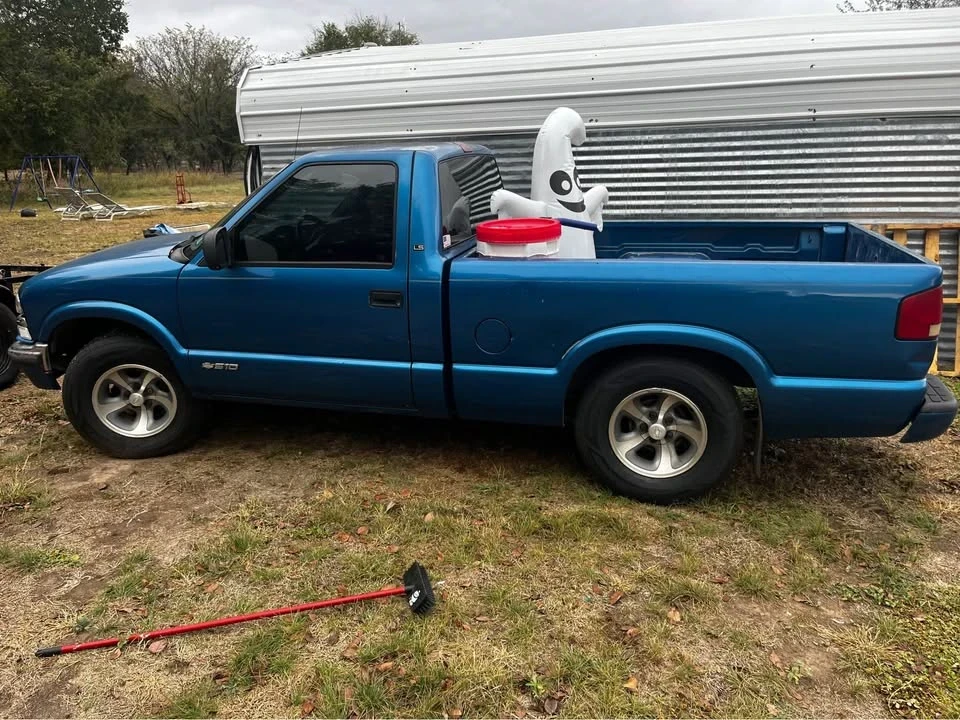 2002 Chevrolet S-10 - Image 3 of 3
