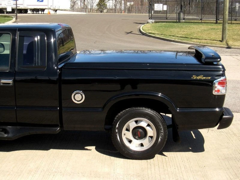2002 Chevrolet S-10 - Image 11 of 12