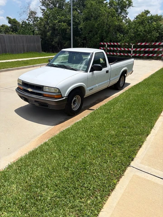 2002 Chevrolet S-10 - Image 3 of 15