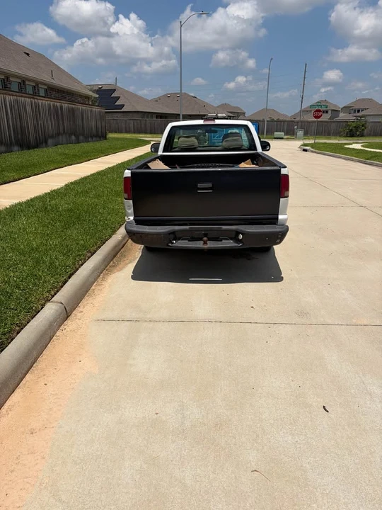 2002 Chevrolet S-10 - Image 4 of 15