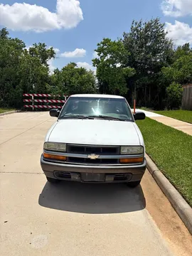 2002 Chevrolet S-10 Pickup 2D 6 ft