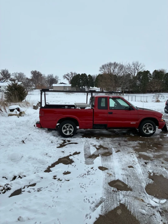 2002 Chevrolet S-10 Blazer 2nd Gen - Image 3 of 11