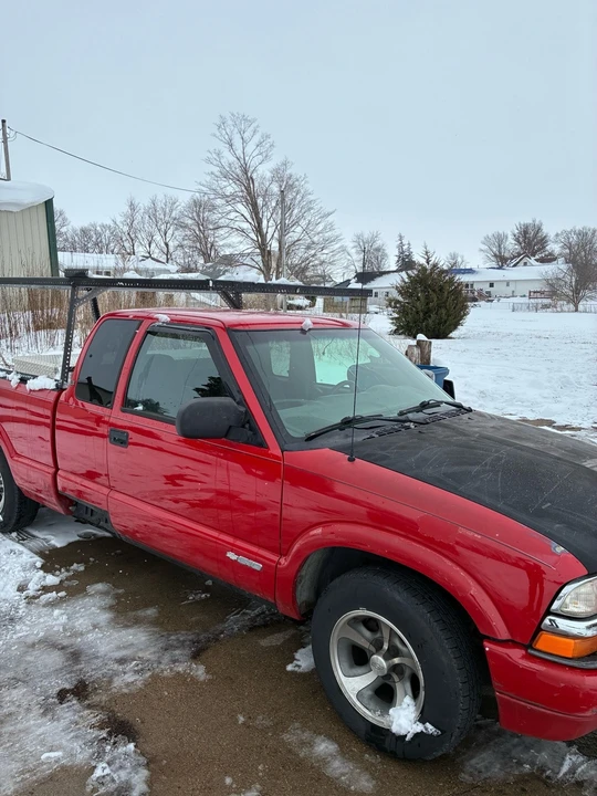 2002 Chevrolet S-10 Blazer 2nd Gen - Image 4 of 11