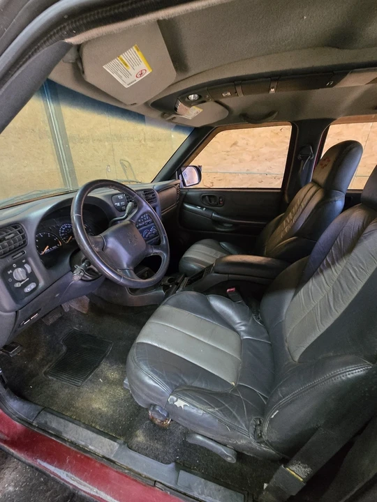 2002 Chevrolet S-10 Blazer 2nd Gen - Image 11 of 21