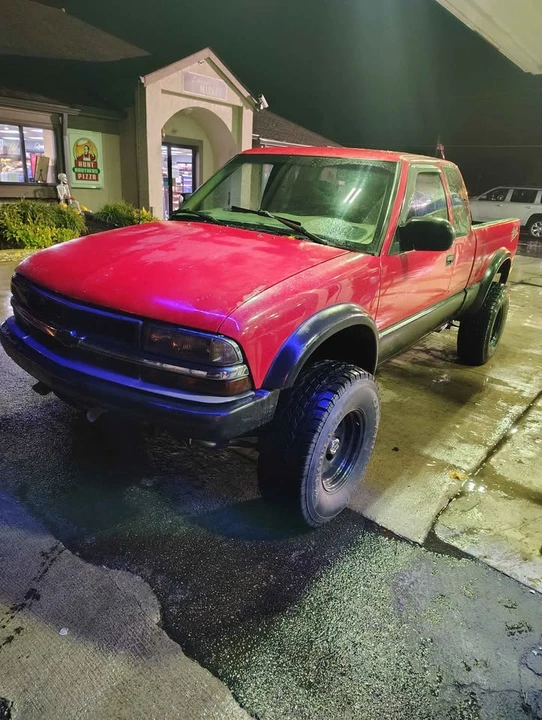 2002 Chevrolet S-10 Blazer 2nd Gen - Image 2 of 5