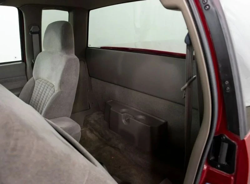 2002 Chevrolet S-10 - Image 9 of 12