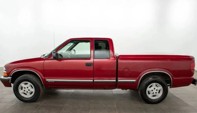 2002 Chevrolet S-10 - Image 5 of 12