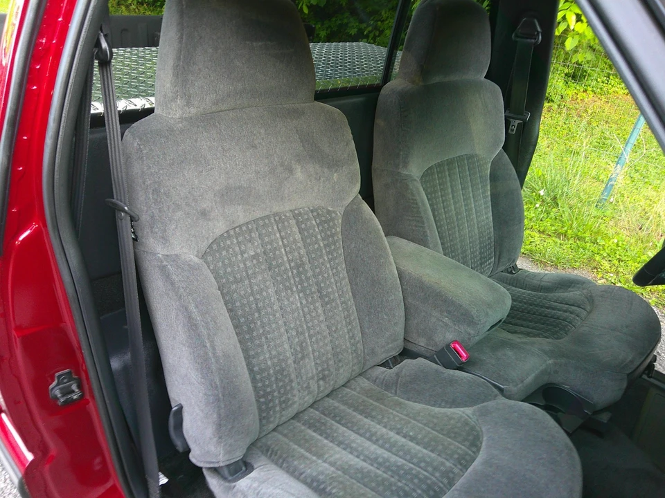 2002 Chevrolet S-10 - Image 13 of 23