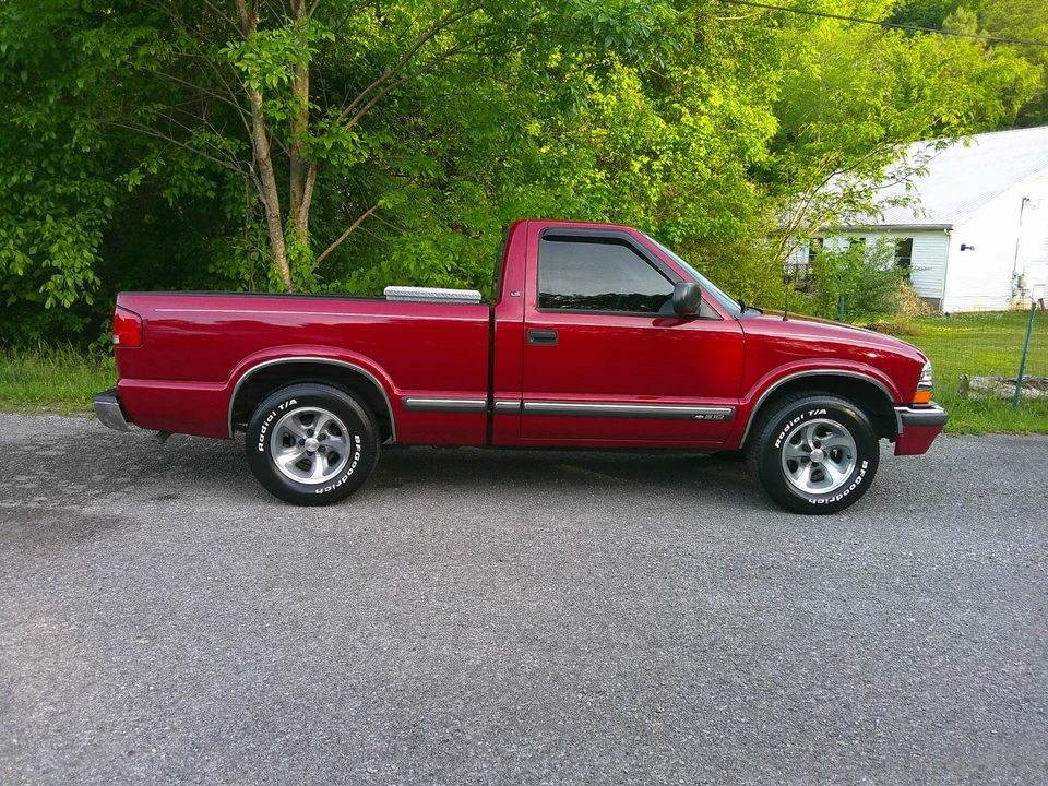 2002 Chevrolet S-10 - Image 5 of 23