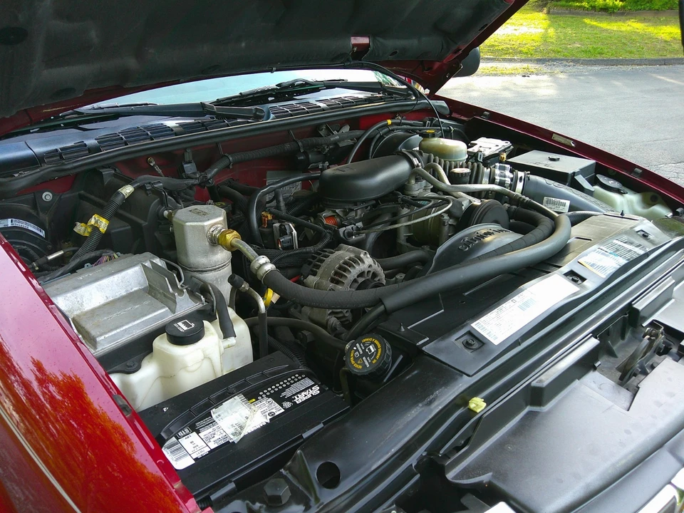 2002 Chevrolet S-10 - Image 19 of 23