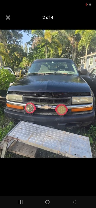 2002 Chevrolet S-10 - Image 2 of 4