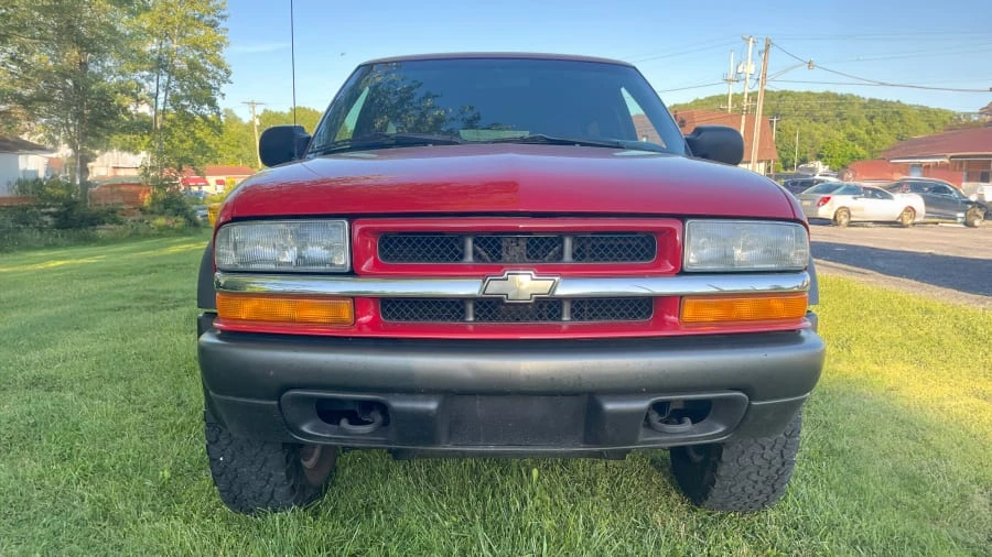 2002 Chevrolet S-10 Blazer 2nd Gen - Image 2 of 30
