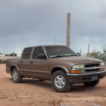 2002 Chevrolet S10 Crew Cab LS Short Bed